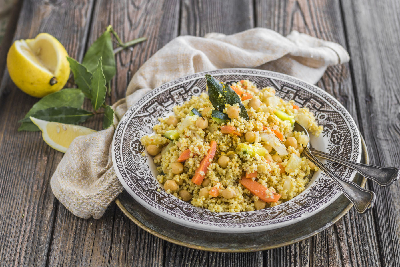 Miglio al curry con verdure e ceci